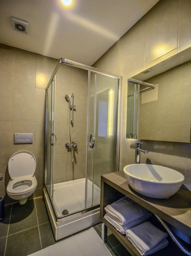 A11 Hotel Atasehir Estambul Exterior foto